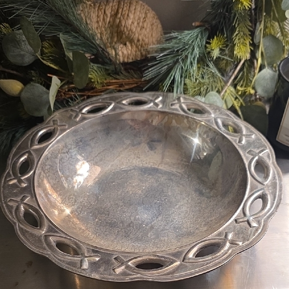 Wilton Armetale Other - Wilton Armetale Silver Decorative Bowl